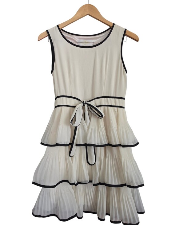 Chloe Everett Dresses & Skirts - Chloe Everett Cream Tiered Mini Dress with Black Piping